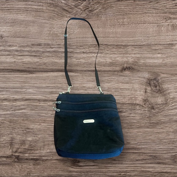 Baggallini Black Lightweight Crossbody Purse Bag - Picture 2 of 6